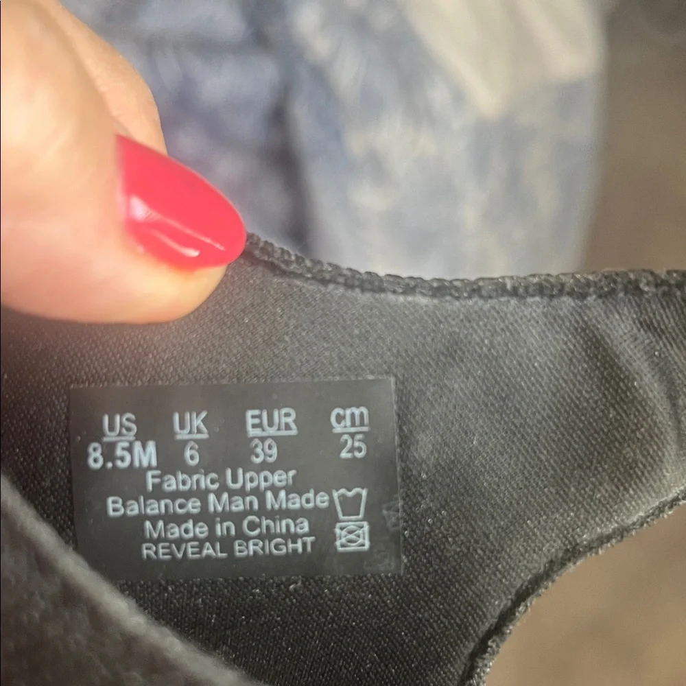 Bzees Black Women's Sandals with beaded Detail - Picture 6 of 10